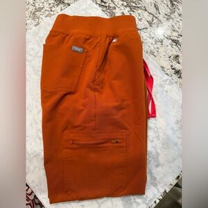 Figs Women’s high Waisted Jogger in orange size small